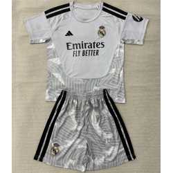 RM blanco Portero Equipación 2026-2027, conjunto completo niños