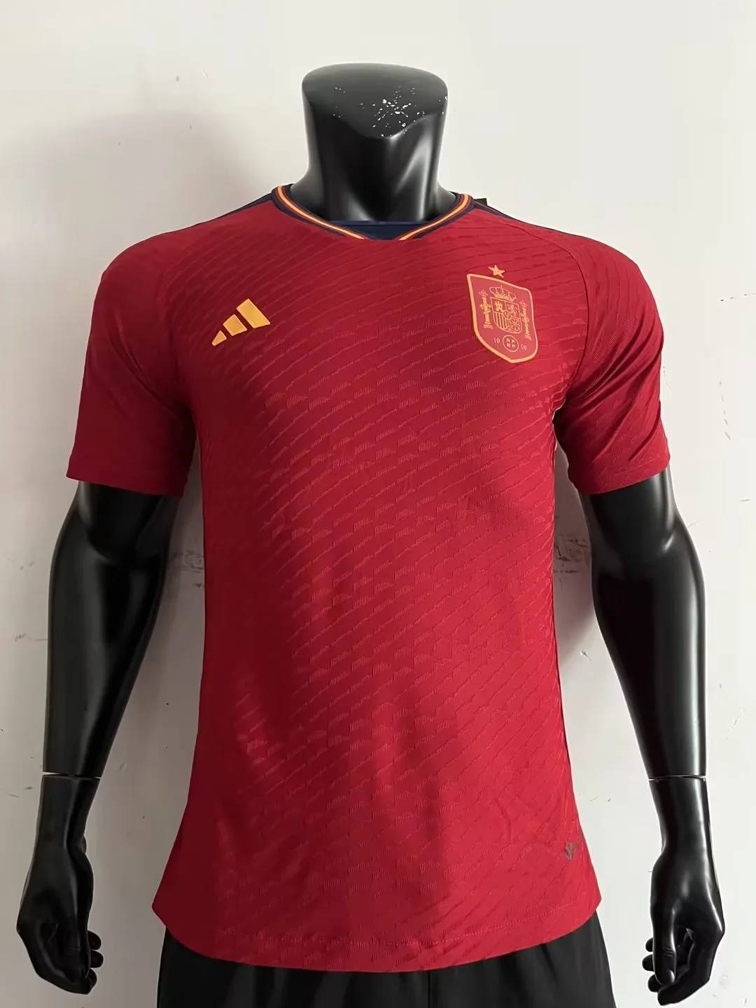 Camisetas España. Equipación oficial selección española Mundial 2022 -  Fútbol Emotion